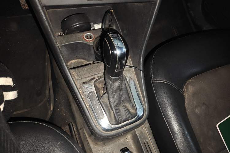Used Volkswagen Santana 2013 1.6L Automatic Comfort Edition Gear Lever