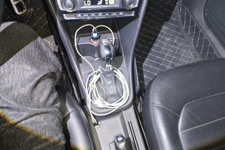 Used Volkswagen Santana 2013 1.6L Automatic Luxury Edition Gear Lever