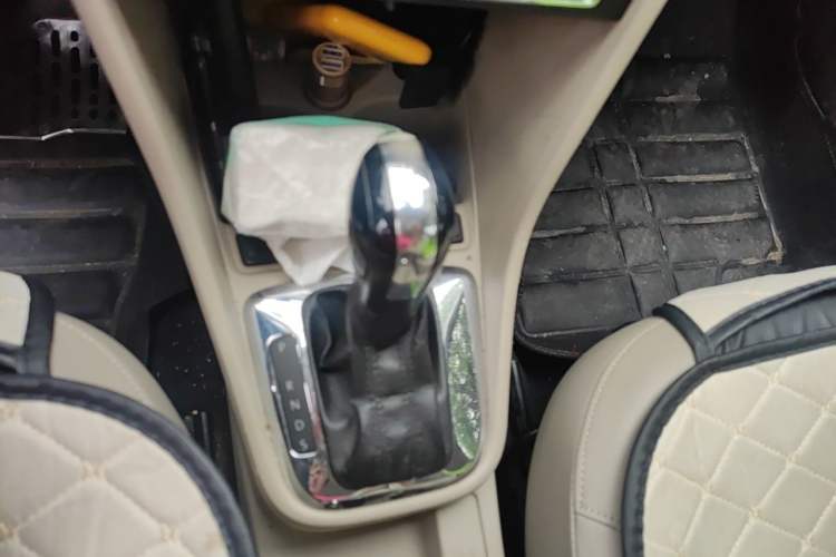 Used Volkswagen Santana 2013 1.6L Automatic Luxury Edition Gear Lever