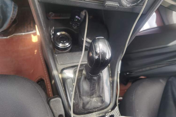Used Volkswagen Santana 2013 1.6L Automatic Fashion Edition Gear Lever