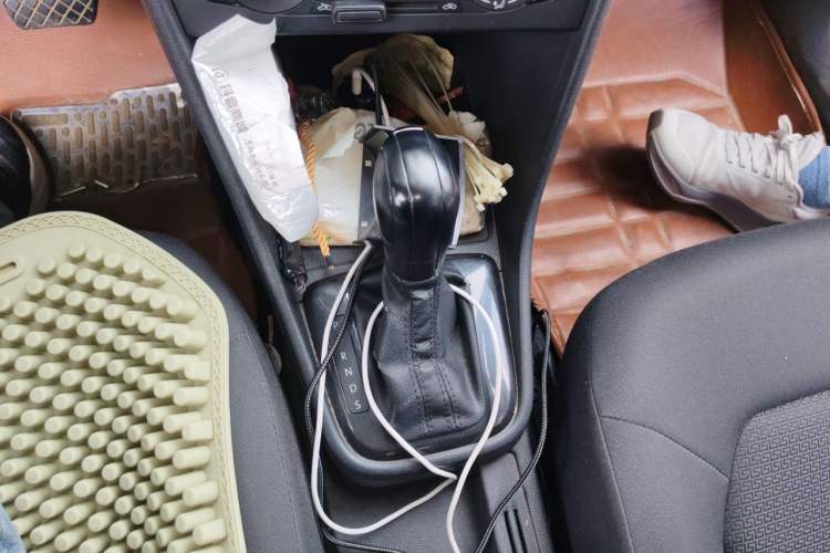 Used Volkswagen Santana 2013 1.6L Automatic Fashion Edition Gear Lever