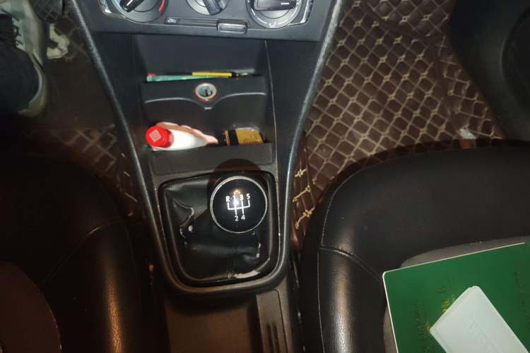 Used Volkswagen Santana 2013 1.6L Manual Comfort Edition Gear Lever