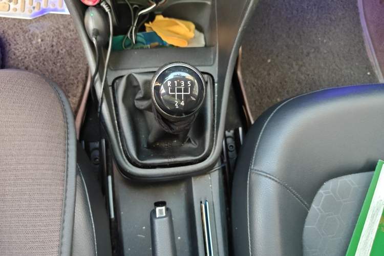Used Volkswagen Santana 2013 1.6L Manual Comfort Edition Gear Lever
