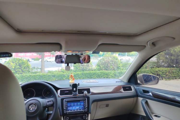 Used Volkswagen Santana 2013 1.6L Manual Luxury Edition Headliner