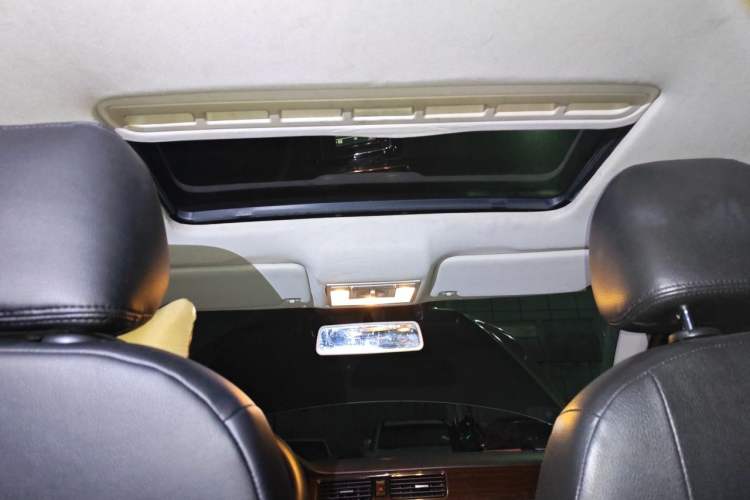 Used Volkswagen Santana 2013 1.6L Automatic Luxury Edition Headliner