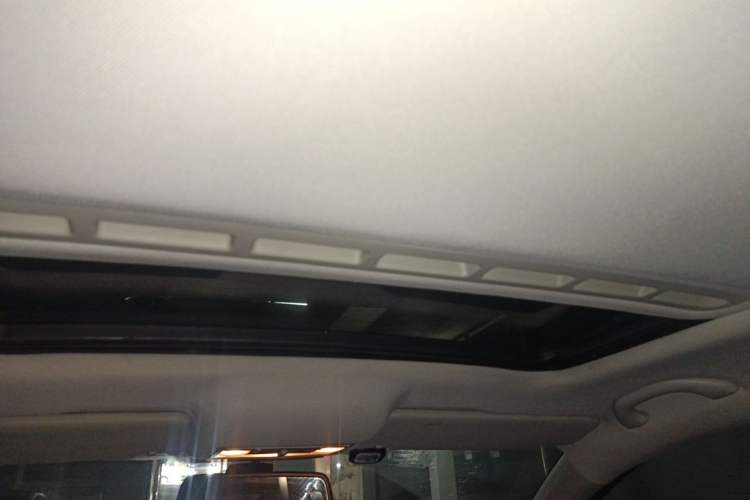 Used Volkswagen Santana 2013 1.6L Automatic Luxury Edition Headliner