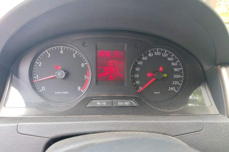 Used Volkswagen Santana 2013 1.6L Automatic Comfort Edition Instrument Cluster