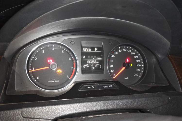 Used Volkswagen Santana 2013 1.6L Automatic Luxury Edition Instrument Cluster