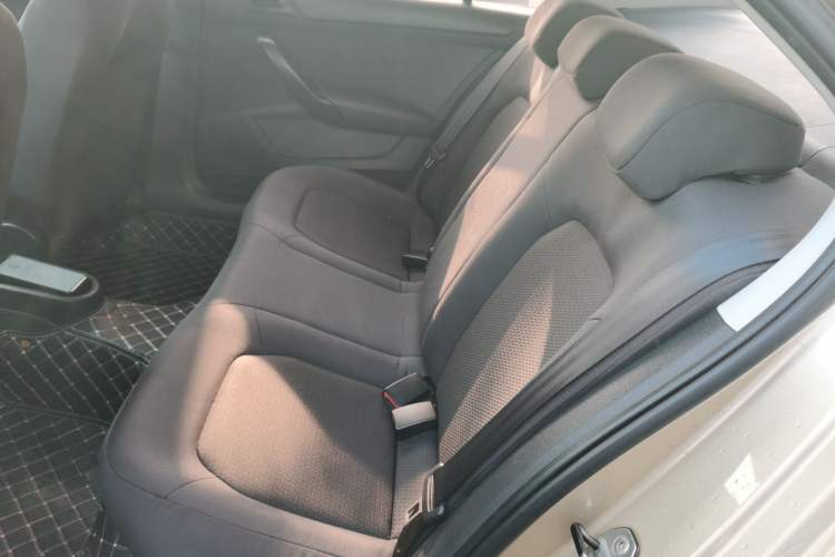 Used Volkswagen Santana 2013 1.4L Manual Fashion Edition Interior 4
