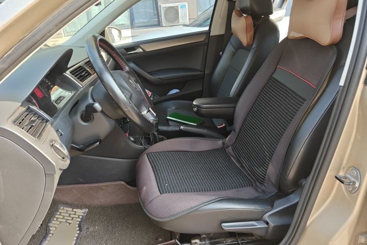 Used Volkswagen Santana 2013 1.6L Manual Comfort Edition Left Front Seat
