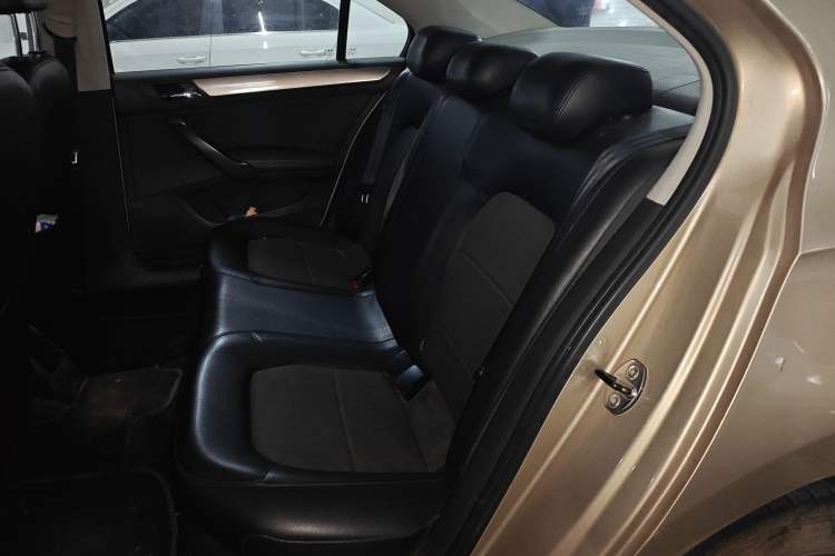 Used Volkswagen Santana 2013 1.6L Automatic Comfort Edition Left Rear Seat