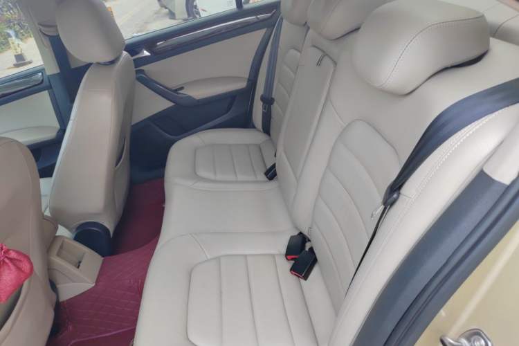 Used Volkswagen Santana 2013 1.6L Manual Luxury Edition Left Rear Seat