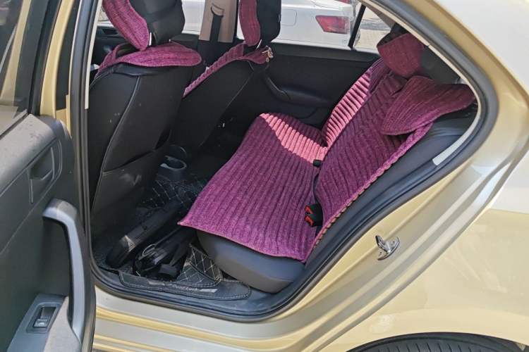 Used Volkswagen Santana 2013 1.6L Automatic Fashion Edition Left Rear Seat