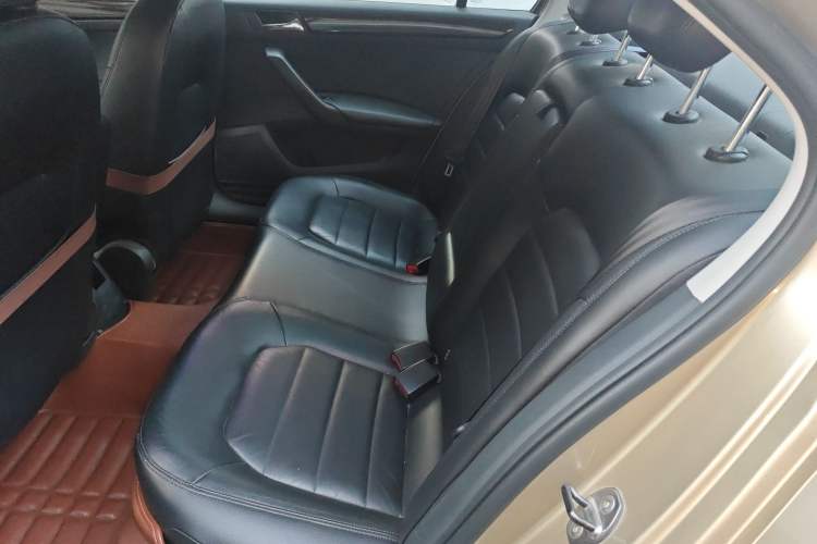 Used Volkswagen Santana 2013 1.6L Automatic Luxury Edition Left Rear Seat