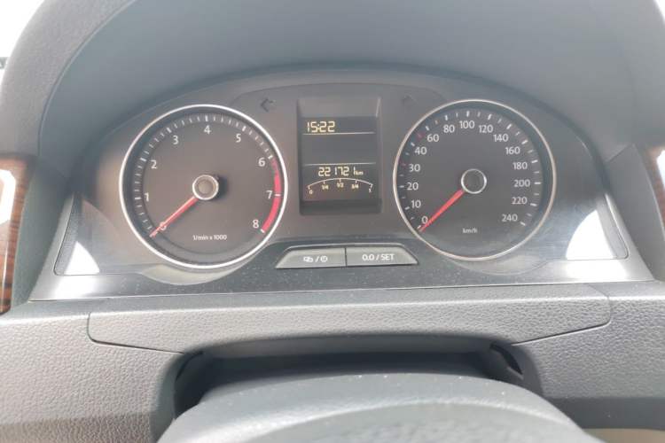 Used Volkswagen Santana 2013 1.6L Manual Luxury Edition Odometer Close Up