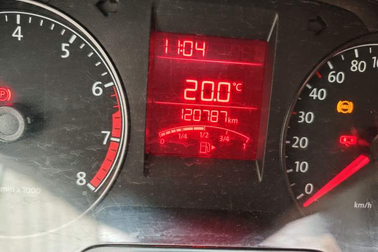Used Volkswagen Santana 2013 1.6L Manual Fashion Edition Odometer Close Up