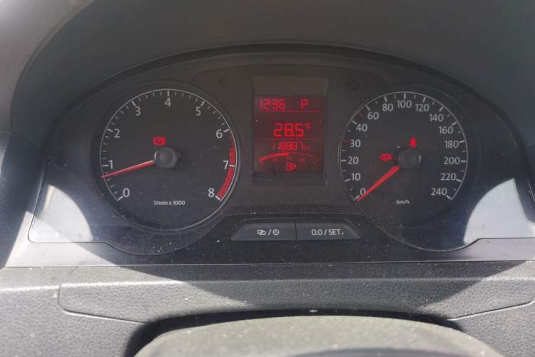Used Volkswagen Santana 2013 1.6L Automatic Fashion Edition Odometer Close Up