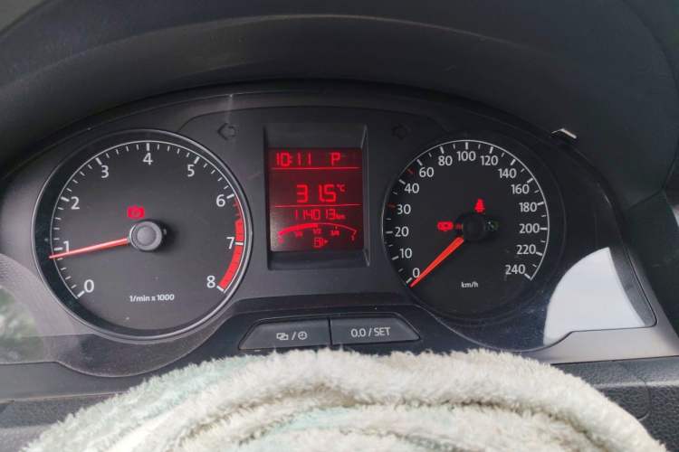 Used Volkswagen Santana 2013 1.6L Automatic Fashion Edition Odometer Close Up