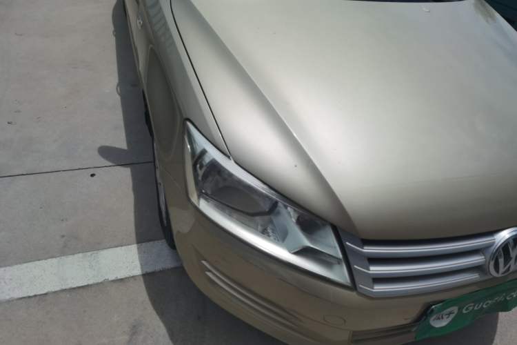 Used Volkswagen Santana 2013 1.6L Automatic Fashion Edition Right Front Headlight