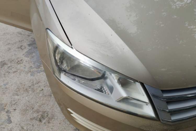 Used Volkswagen Santana 2013 1.6L Automatic Fashion Edition Right Front Headlight