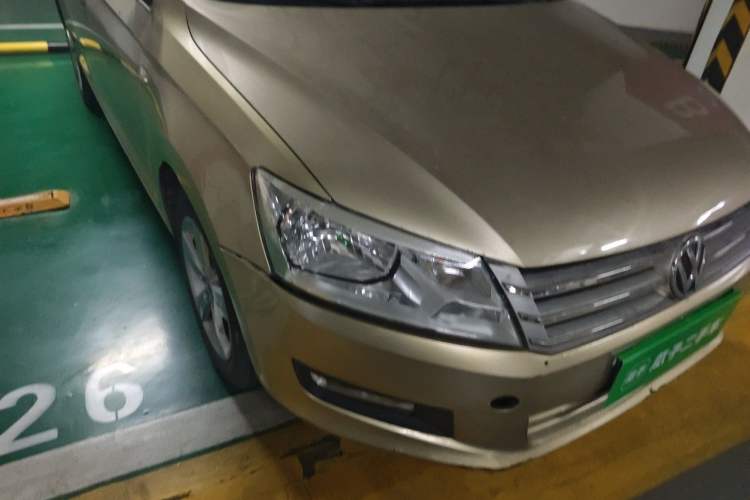 Used Volkswagen Santana 2013 1.6L Manual Comfort Edition Right Front Headlight
