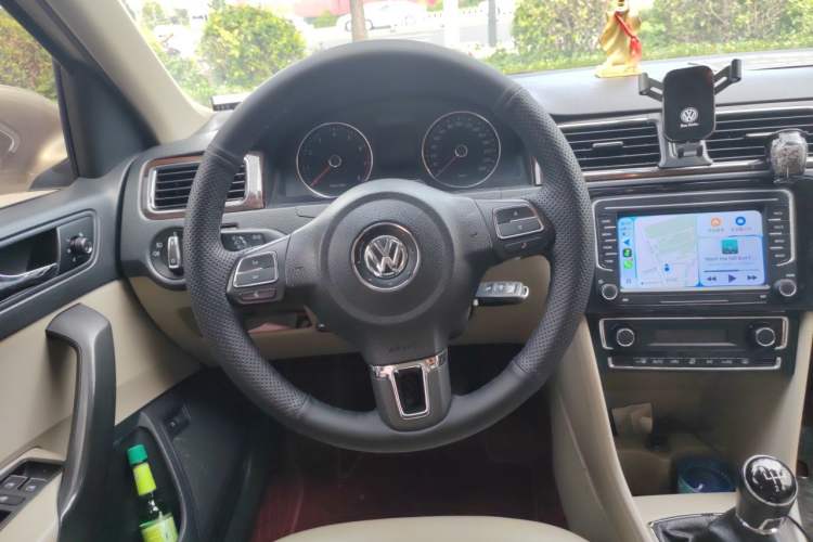 Used Volkswagen Santana 2013 1.6L Manual Luxury Edition Steering Wheel