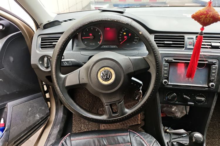 Used Volkswagen Santana 2013 1.6L Manual Fashion Edition Steering Wheel
