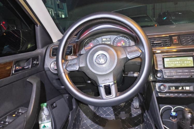 Used Volkswagen Santana 2013 1.6L Automatic Luxury Edition Steering Wheel