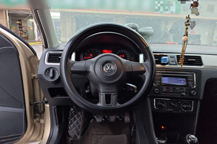 Used Volkswagen Santana 2013 1.6L Manual Comfort Edition Steering Wheel