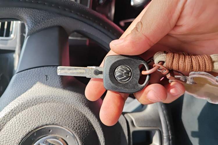 Used Volkswagen Santana 2013 1.6L Automatic Fashion Edition Vehicle Key