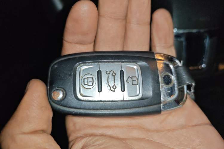 Used Volkswagen Santana 2013 1.6L Automatic Luxury Edition Vehicle Key