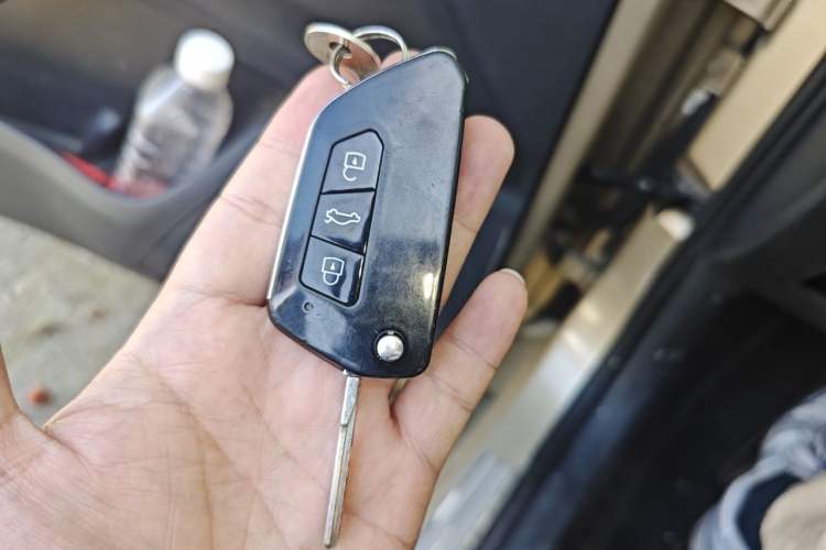 Used Volkswagen Santana 2013 1.6L Manual Comfort Edition Vehicle Key