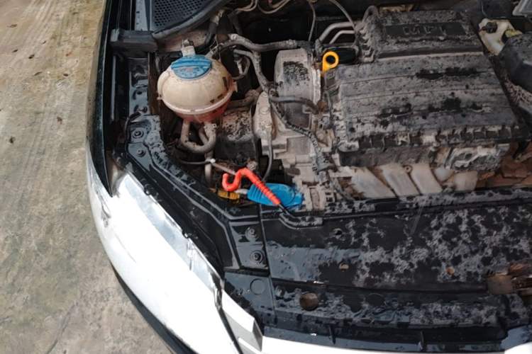 Used Volkswagen Santana 2014 1.6L Automatic 30th Anniversary Edition Engine Bay Right