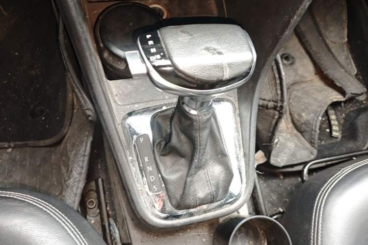 Used Volkswagen Santana 2014 1.6L Automatic 30th Anniversary Edition Gear Lever