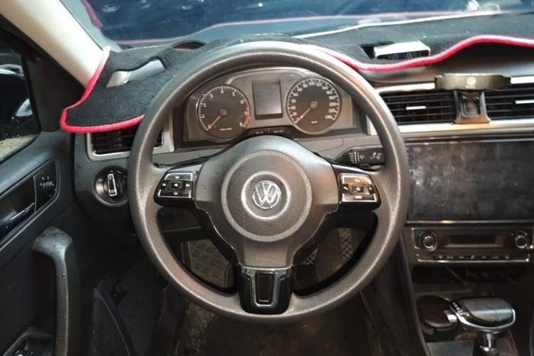 Used Volkswagen Santana 2014 1.6L Automatic 30th Anniversary Edition Steering Wheel