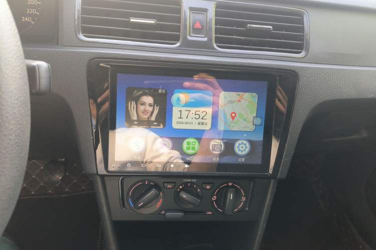 Used Volkswagen Santana 2015 1.4L Manual Fashion Edition Audio And AC Panel