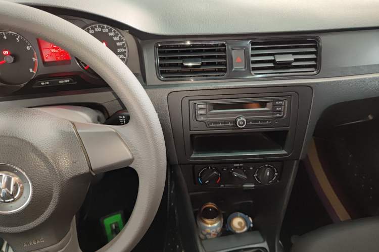 Used Volkswagen Santana 2015 1.4L Manual Fashion Edition Audio And AC Panel