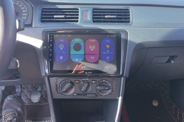 Used Volkswagen Santana 2015 1.4L Manual Fashion Edition Audio And AC Panel
