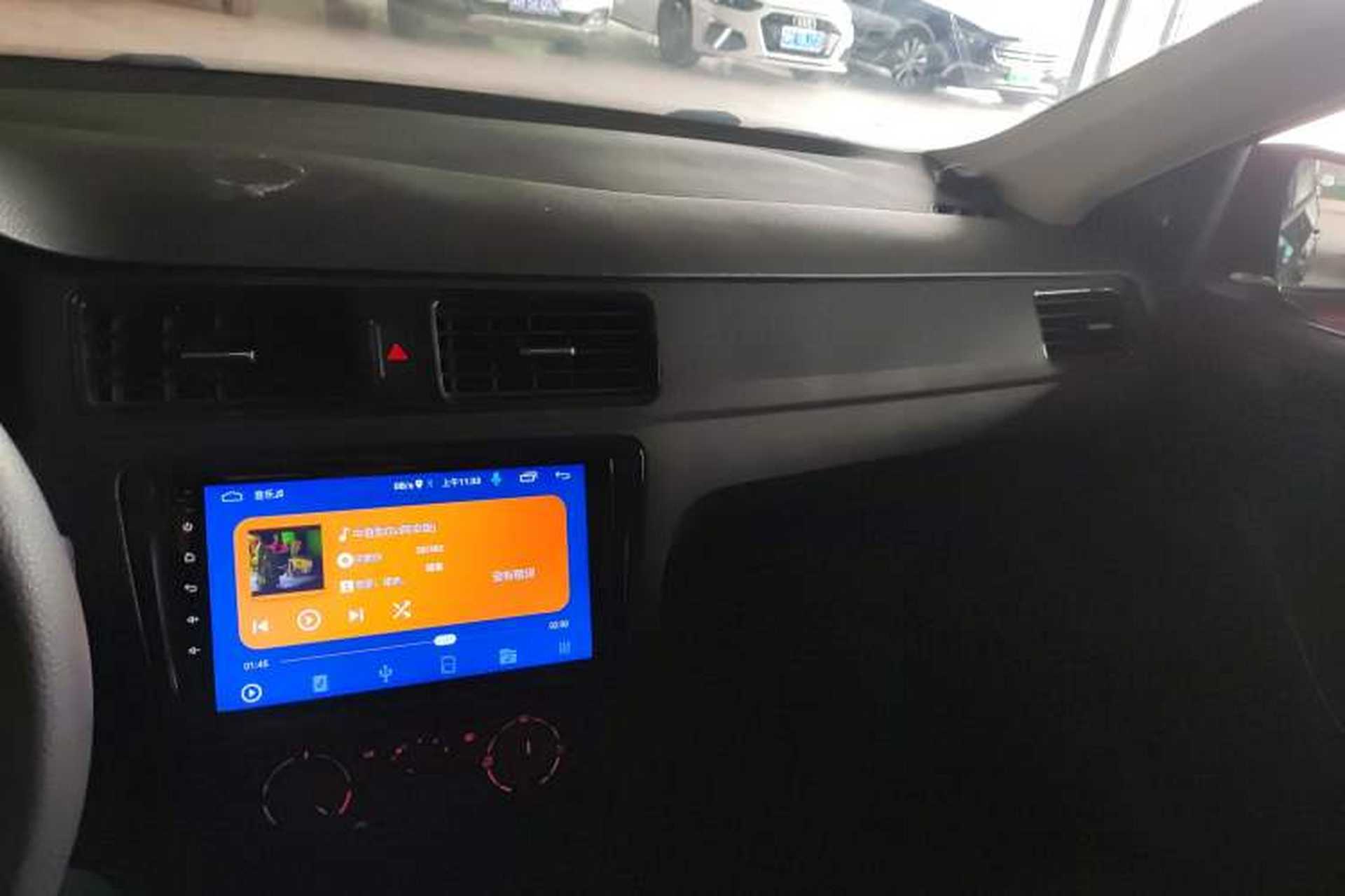 Used Volkswagen Santana 2015 1.6L Automatic Fashion Edition Audio And AC Panel