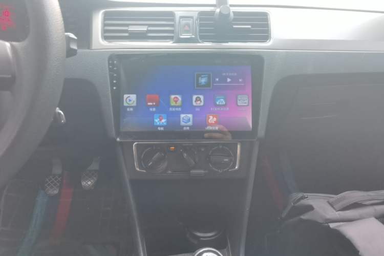 Used Volkswagen Santana 2015 1.6L Manual Comfort Edition Audio And AC Panel