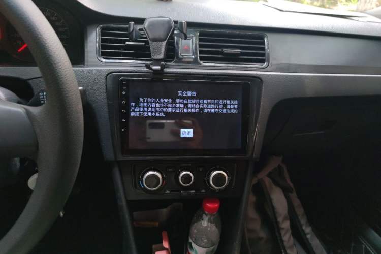 Used Volkswagen Santana 2015 1.6L Manual Fashion Edition Audio And AC Panel