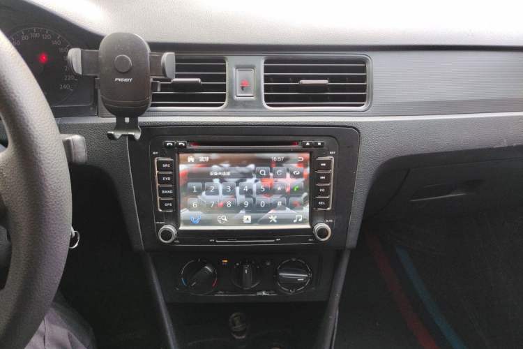 Used Volkswagen Santana 2015 1.4L Manual Fashion Edition Audio And AC Panel