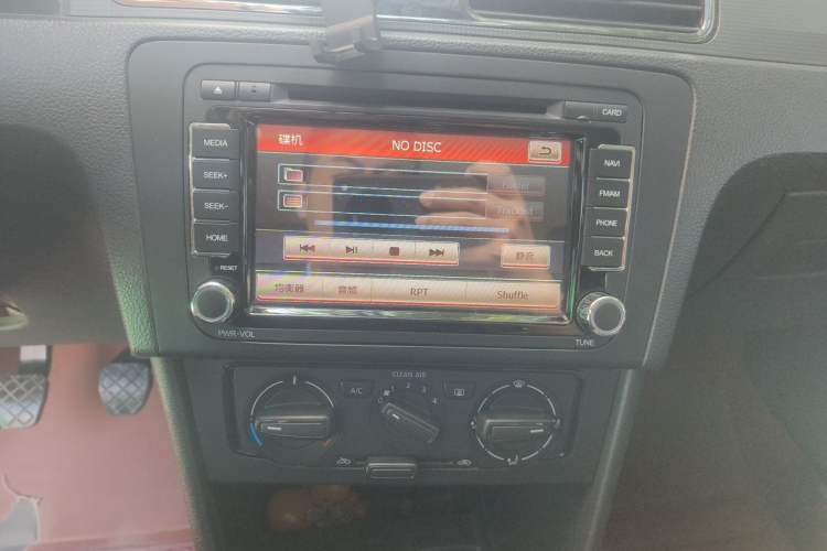 Used Volkswagen Santana 2015 1.6L Manual Fashion Edition Audio And AC Panel