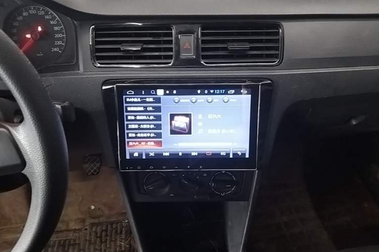 Used Volkswagen Santana 2015 1.4L Manual Fashion Edition Audio And AC Panel