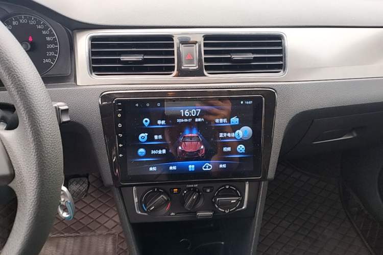 Used Volkswagen Santana 2015 1.6L Manual Comfort Edition Audio And AC Panel