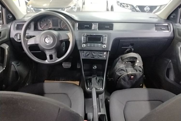 Used Volkswagen Santana 2015 1.6L Automatic Fashion Edition Center Console