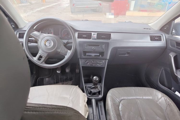 Used Volkswagen Santana 2015 1.6L Manual Fashion Edition Center Console