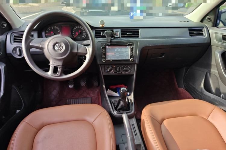 Used Volkswagen Santana 2015 1.6L Manual Fashion Edition Center Console