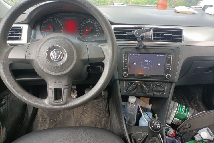 Used Volkswagen Santana 2015 1.6L Manual Comfort Edition Center Console