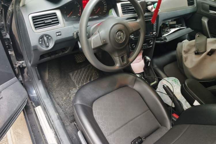Used Volkswagen Santana 2015 1.6L Automatic Comfort Edition Center Console